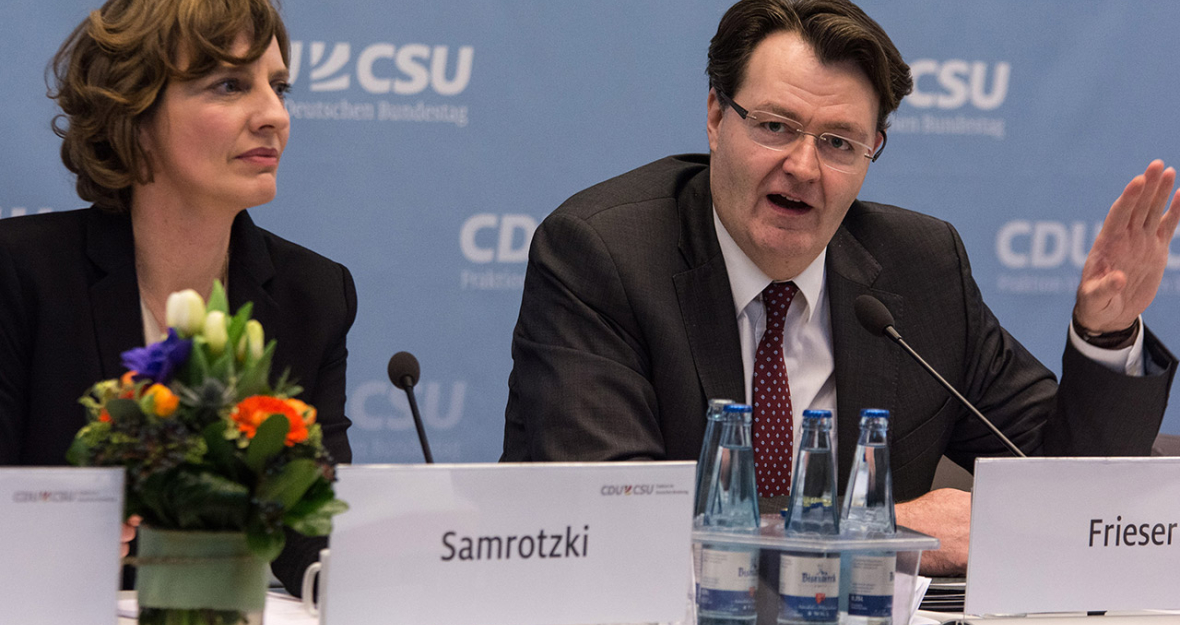 Moderatorin Tanja Samrotzki (l.) und Michael Frieser (r.) 