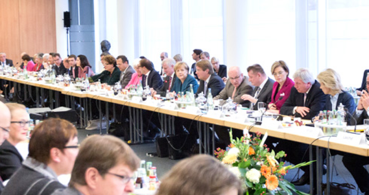Spitzenvertreter von CDU, CSU und SPD treffen sich erstmals zu Koalitionsverhandlungen nach der Bundestagswahl
