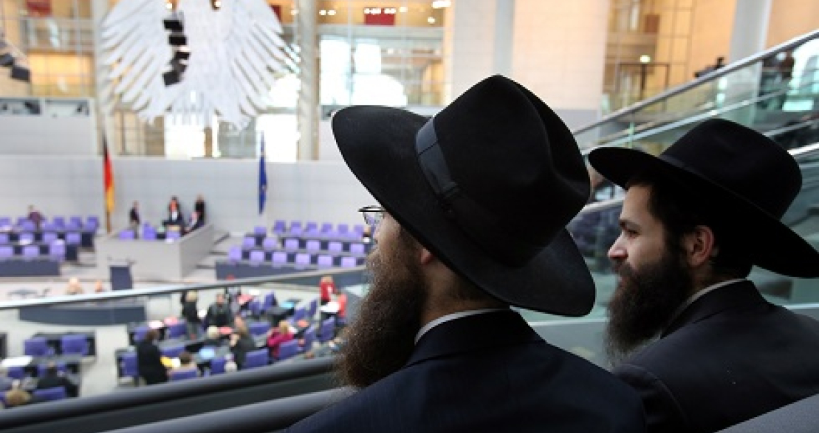 Religion: Rabbiner verfolgen Debatte im Deutschen Bundestag
