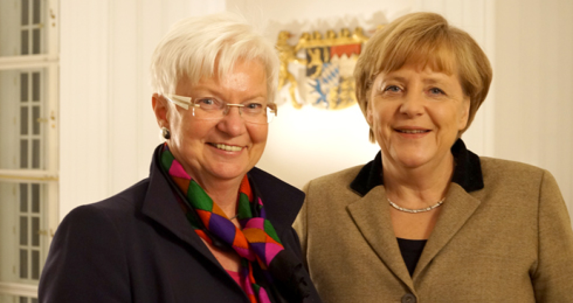 v.l.n.r.: Landesgruppenvorsitzende Gerda Hasselfeldt mit Bundeskanzlerin Dr. Angela Merkel