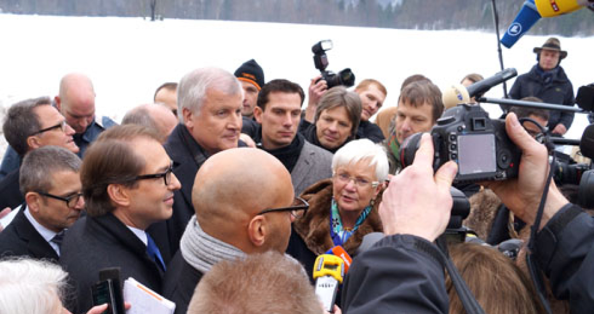 Gerda Hasselfeldt begrüßt Horst Seehofer in Wildbad Kreuth