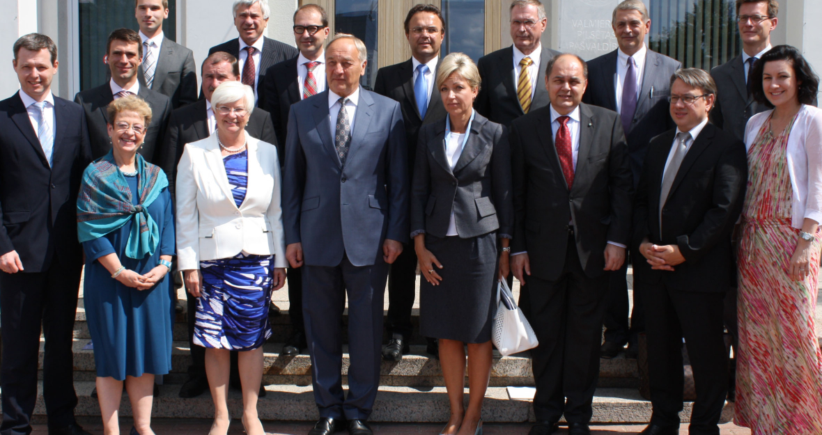 Die CSU-Landesgruppe im Dialog mit dem Staatspräsidenten von Lettland_490x275