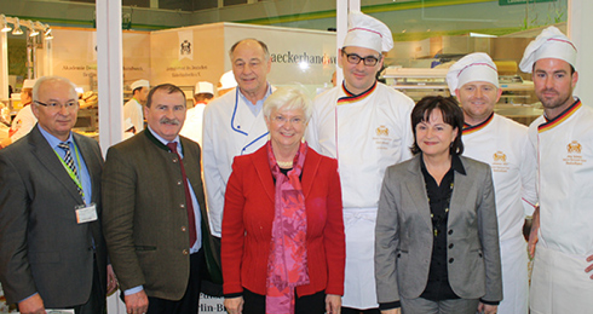 Gerda Hasselfeldt, Max Straubinger und Marlene Mortler konnten sich auf der Grünen Woche ein Bild von der Leistung der deutschen Land- und Ernährungswirtschaft machen