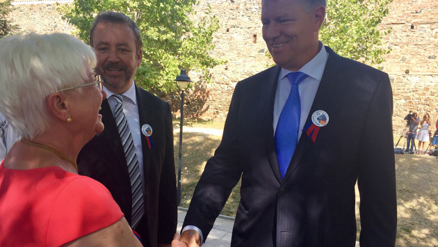 Gerda Hasselfeldt und Bernd Fabritius im Gespräch mit Staatspräsident Klaus Johannis