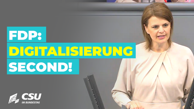 Katrin Staffler am Rednerpult im Plenum des Deutschen Bundestages