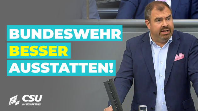 Florian Hahn am Rednerpult im Plenum des Deutschen Bundestages