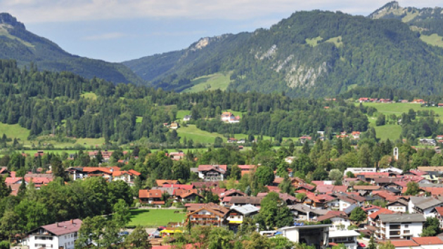 Ländlicher Raum: Ortsansicht von Oberstdorf in Bayern