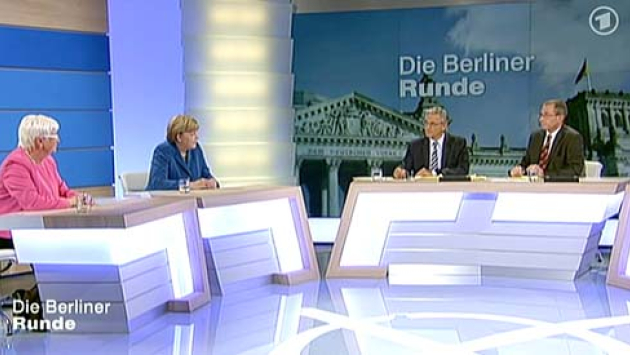 Gerda Hasselfeldt und Bundeskanzlerin Angela Merkel in der Berliner Runde von ARD/ZDF 