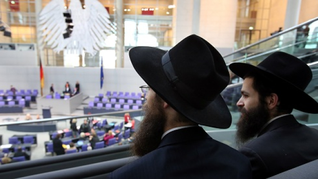 Religion: Rabbiner verfolgen Debatte im Deutschen Bundestag