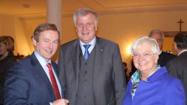 Gerda Hasselfeldt und Horst Seehofer begrüßen Enda Kenny, Premierminister von Irland, in Wildbad Kreuth