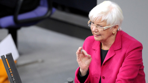 Gerda Hassefeldt im Plenum des Deutschen Bundestages