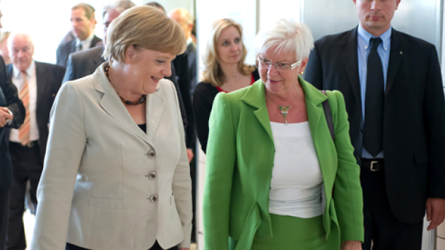 Gerda Hasselfeldt und Bundeskanzlerin Angela Merkel