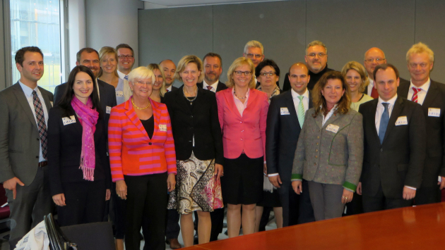 Gerda Hasselfeldt und die neuen Abgeordneten der CSU-Landesgruppe treffen Angelika Niebler, Vorsitzende der CSU-Gruppe im EU-Parlament_490x275 