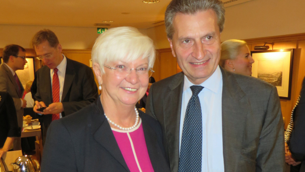 Gerda Hasselfeldt und Günther Oettinger beim Treffen mit der CSU-Landesgruppe_490x275