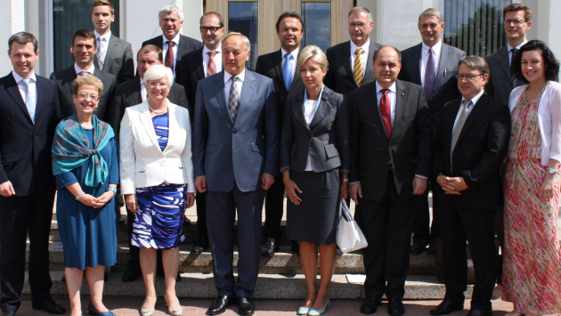 Die CSU-Landesgruppe im Dialog mit dem Staatspräsidenten von Lettland_490x275