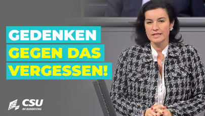 Dorothee Bär am Rednerpult im Plenum des Deutschen Bundestages