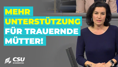 Dorothee Bär am Rednerpult im Plenum des Deutschen Bundestages