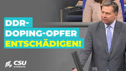 Stephan Mayer am Rednerpult im Plenum des Deutschen Bundestages